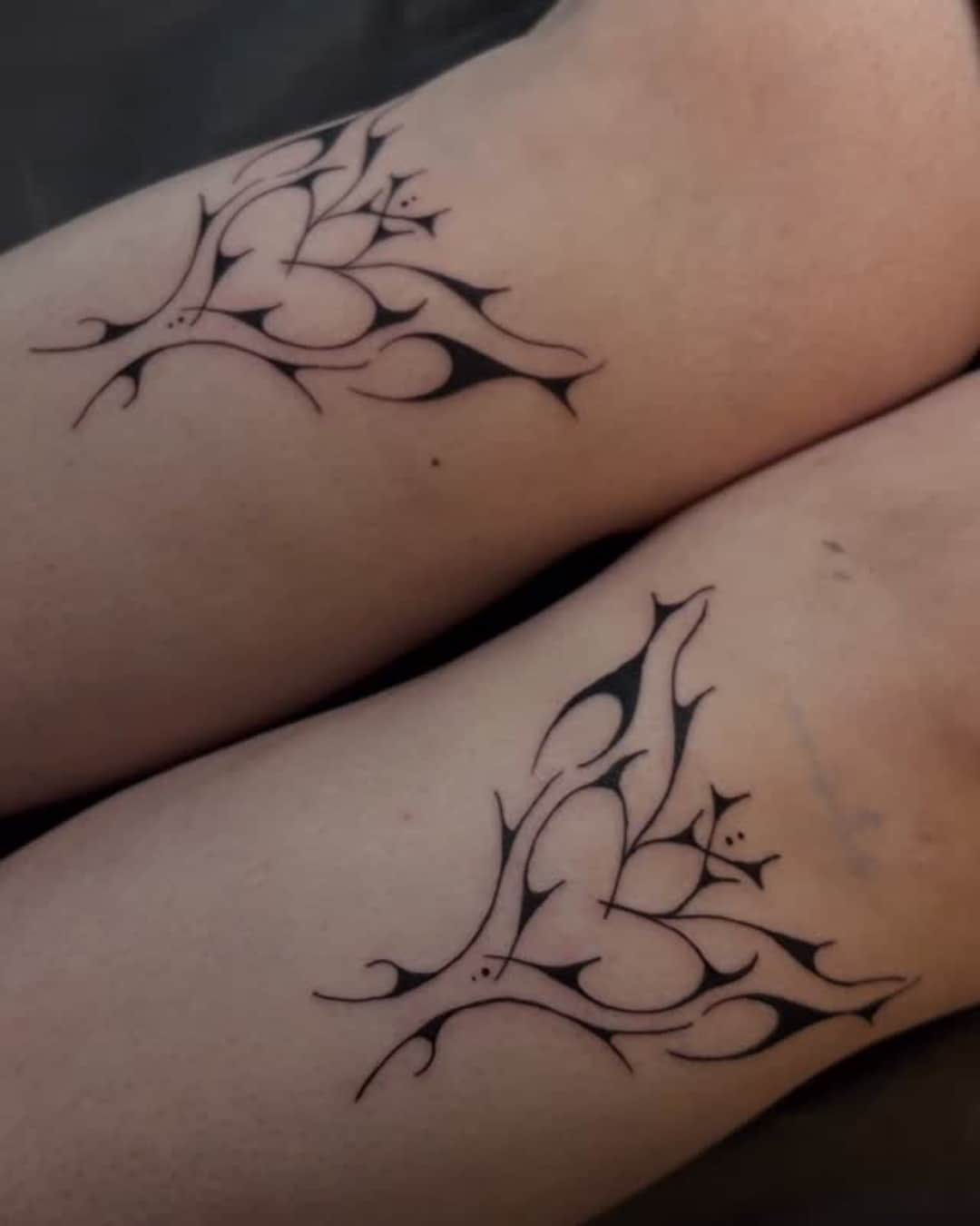 Tattoo on the knee, Cyber-tribal style, by Emma in Austin, TX